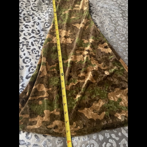 L & B velveteen camouflage wide flare pants. Sz M - Picture 6 of 7